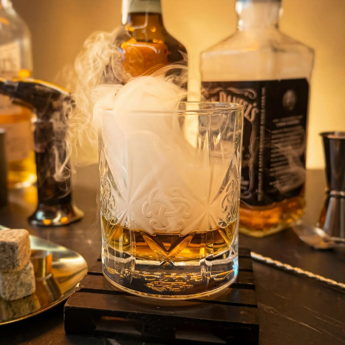 Časté dotazy o whiskey smokeru: Jak vykouřit nápoj? - Smoking Spirit